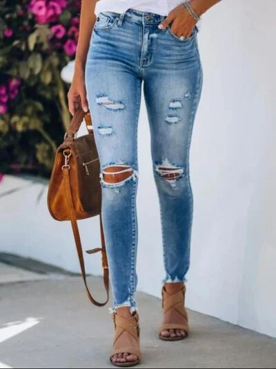 Distressed Frayed Hem Skinny Jeans