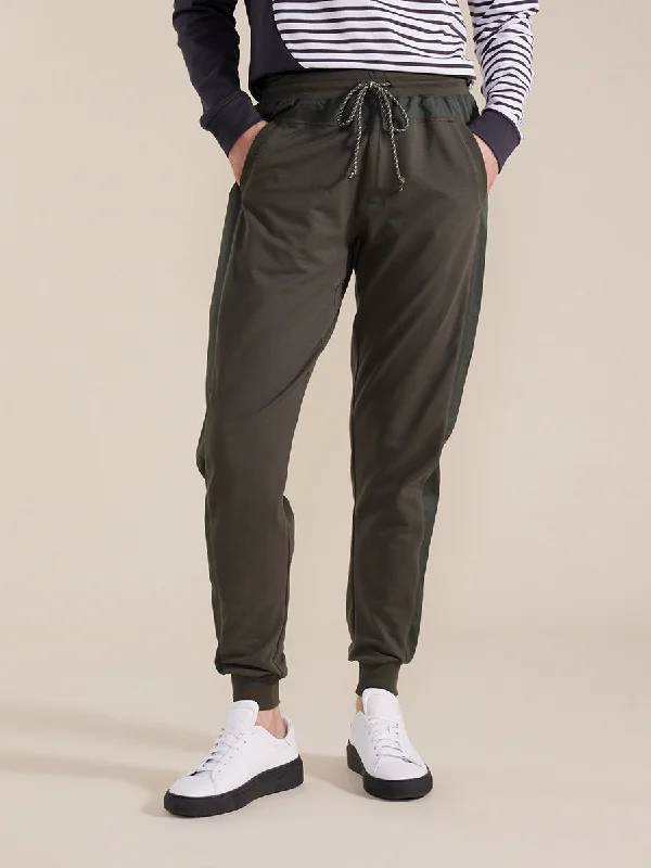 Relaxed Contrast Jogger